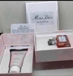 Mooi setje Miss Dior 5 ml edp + body lotion Christian, Verzamelen, Parfumverzamelingen, Verzenden, Nieuw, Miniatuur, Gevuld