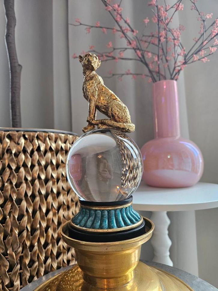 Panter op Glazen Globe Beeld - 23 cm, Huis en Inrichting, Woonaccessoires | Overige, Zo goed als nieuw, Ophalen of Verzenden