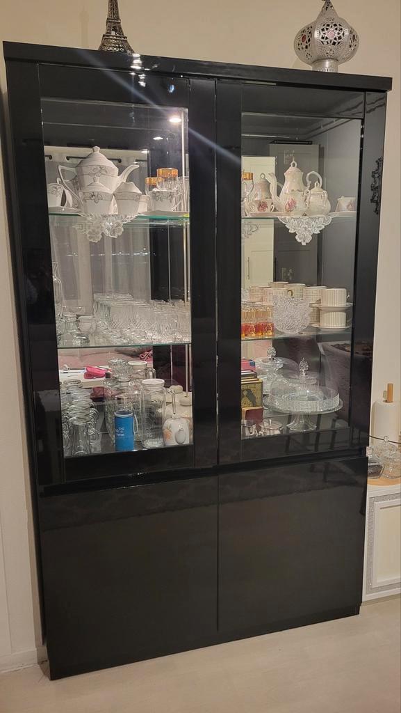 Zwarte Vitrinekast met Glas, Huis en Inrichting, Kasten | Vitrinekasten, Zo goed als nieuw, 150 tot 200 cm, 25 tot 50 cm, Glas