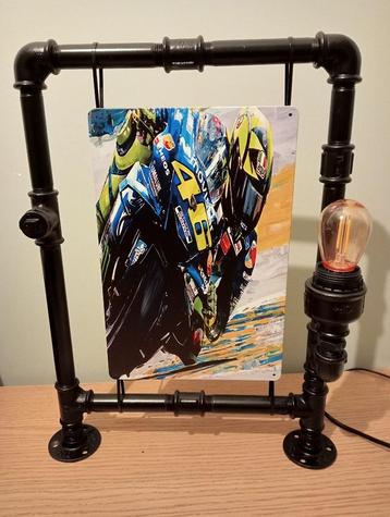 industriële handgemaakte steampunk lamp Valentino Rossi beschikbaar voor biedingen