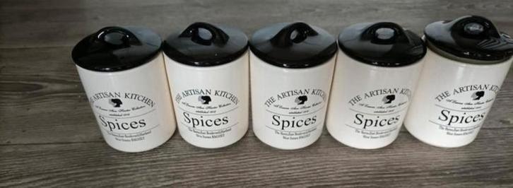 ❇️5 spices potjes van the artisan kitchen❇️, Huis en Inrichting, Keuken | Potten en Pannen, Zo goed als nieuw, Pot, Bus of Blik