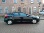 Volvo V40 1.6 D2 115PK 2013 Zwart, Auto's, Voorwielaandrijving, Euro 5, Zwart, 4 cilinders