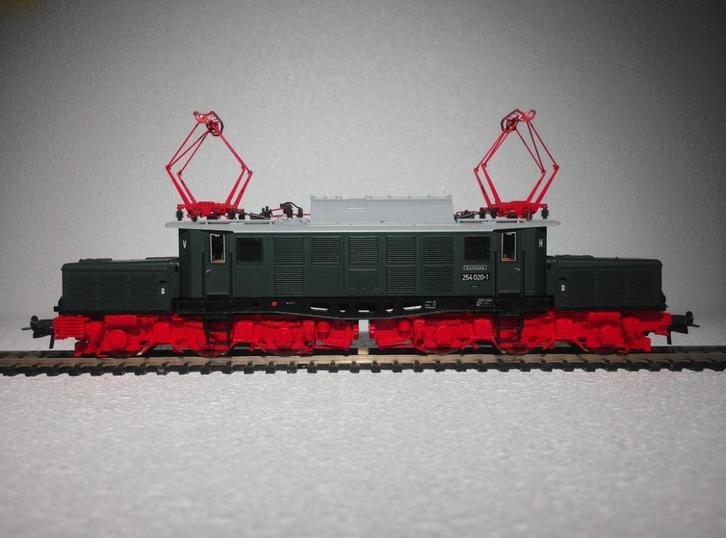 Roco 43713 DR (DDR) BR254 020-1 ( voormalig Oost Duitsland ), Hobby en Vrije tijd, Modeltreinen | H0, Zo goed als nieuw, Locomotief