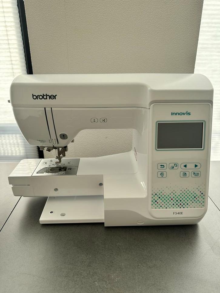 Brother Innov-is F540E borduurmachine Nieuw, ongebruikt, Hobby en Vrije tijd, Naaimachines en Toebehoren, Nieuw, Naaimachine, Brother
