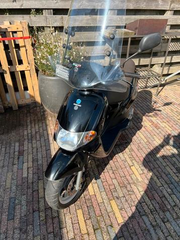 Piaggio /gilera diesis (Derbi atlantis) 45 km brommer beschikbaar voor biedingen