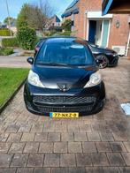 Peugeot 107 1.0 12V 5DR 2010 Zwart, Auto's, Voorwielaandrijving, Metallic lak, Stof, 4 stoelen