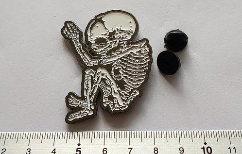 Cannibal Corpse mooie butchered at birth   pin badge speld, Verzamelen, Muziek, Artiesten en Beroemdheden, Nieuw, Overige typen