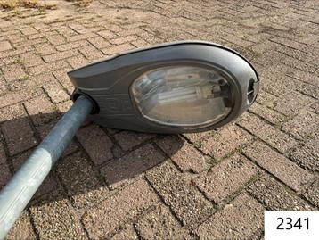 1927. Lichtmast / lantaarnpaal / rijbak verlichting  beschikbaar voor biedingen