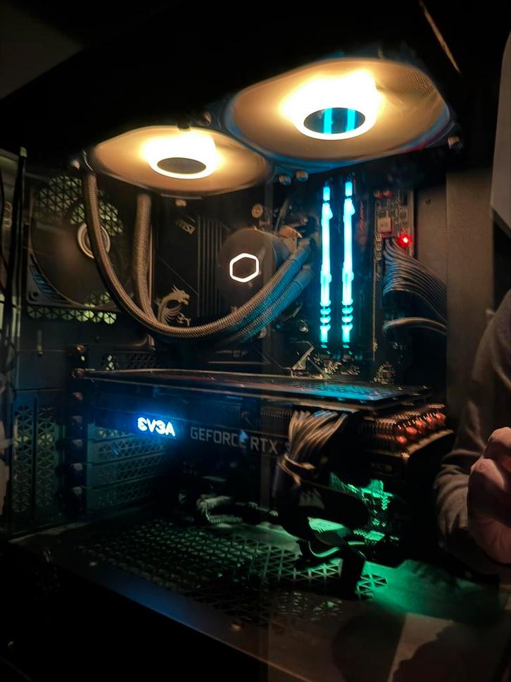 Krachtige game desktop, Computers en Software, Desktop Pc's, Zo goed als nieuw, 4 Ghz of meer, SSD, Gaming, Ophalen