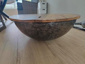 Salontafel / bowl hout, met opbergruimte  beschikbaar voor biedingen