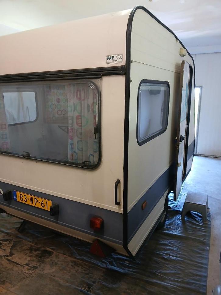 Adria, Caravans en Kamperen, Caravans, Particulier, tot en met 2, 500 - 750 kg, Treinzit, Adria, Dwarsbed, Gascomfoor, Koelkast