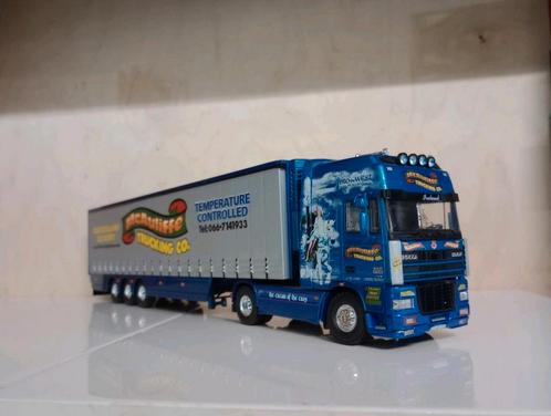 Daf XF zeiloplegger Mcauliffe Tekno, Hobby en Vrije tijd, Modelauto's | 1:50, Nieuw, Bus of Vrachtwagen, Tekno, Ophalen of Verzenden