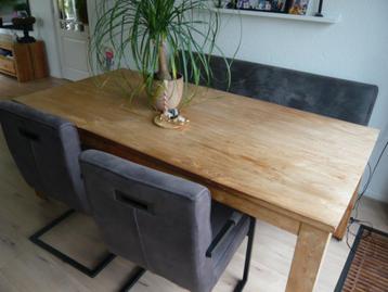 nette teakhouten eethoektafel beschikbaar voor biedingen