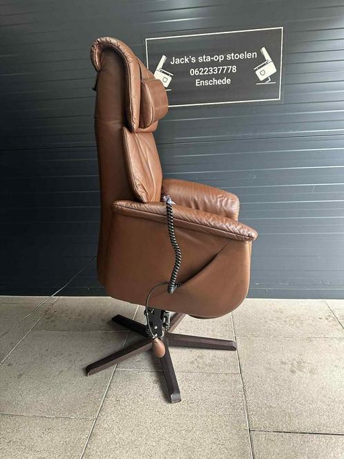 Sta op stoel merk prominent, Huis en Inrichting, Fauteuils, Zo goed als nieuw, Leer, Ophalen