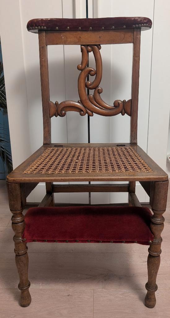 Bidstoel puur eikenhout en velours., Antiek en Kunst, Antiek | Meubels | Stoelen en Banken, Ophalen