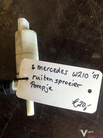 Mercedes w210 bwjr '01 ruitensproeierpompje  beschikbaar voor biedingen