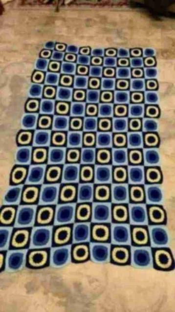 Vintage retro granny kleed blauwtinten met geel beschikbaar voor biedingen