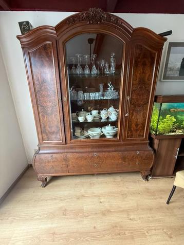 Authentieke vintage buikkast  beschikbaar voor biedingen