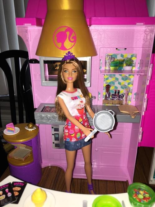 Life in a Dreamhouse Barbie, Teresa & Raquelle poppen ZGAN!!, Kinderen en Baby's, Speelgoed | Poppen, Zo goed als nieuw, Barbie