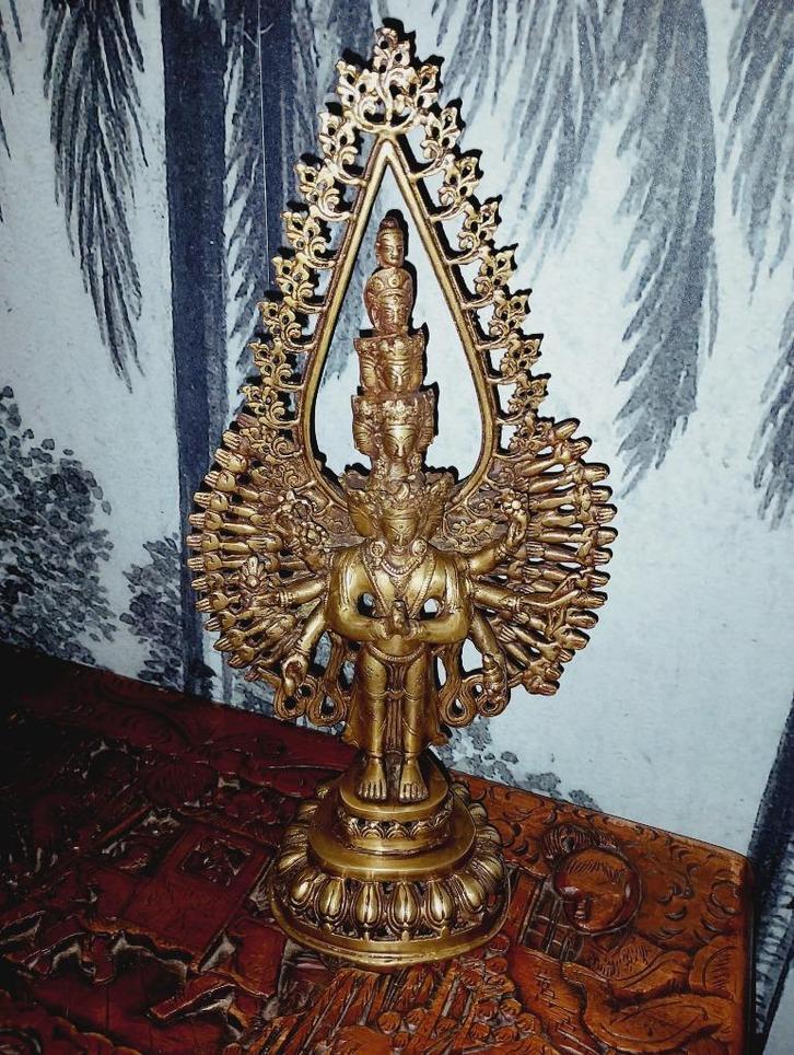 Bronzen boeddha Avalokiteshvara bodhisattva, Huis en Inrichting, Woonaccessoires | Boeddhabeelden, Zo goed als nieuw, Ophalen of Verzenden
