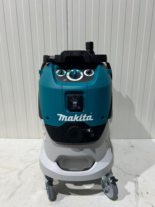 Makita VC4210M Stofzuiger M-klasse – Zo Goed Als Nieuw, Witgoed en Apparatuur, Stofzuigers, Zo goed als nieuw, Stofzuiger, Minder dan 1200 watt