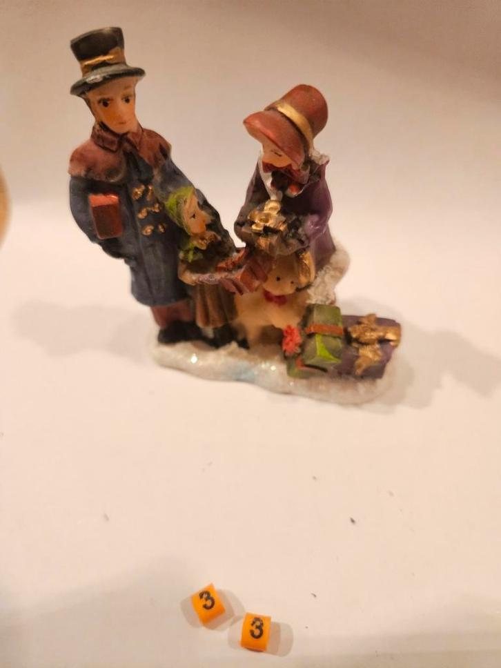 Typisch Hollands Kerstdorp poppetjes Figuurtjes Lemax, Diversen, Kerst, Zo goed als nieuw, Ophalen