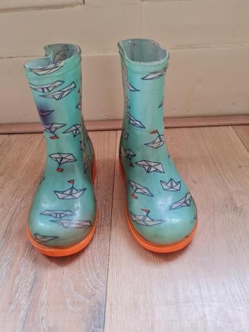 Laarzen met bootjes, maat 23 beschikbaar voor biedingen