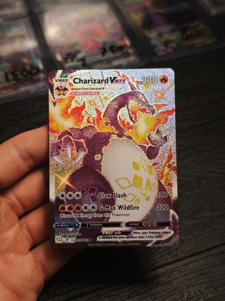 🔥 Charizard VMAX sv107 shining fates, Hobby en Vrije tijd, Verzamelkaartspellen | Pokémon, Zo goed als nieuw, Ophalen of Verzenden