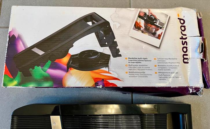 Mastrad Mandoline Multi-Râpes - Nieuwstaat, Huis en Inrichting, Keuken | Keukenbenodigdheden, Nieuw, Ophalen of Verzenden