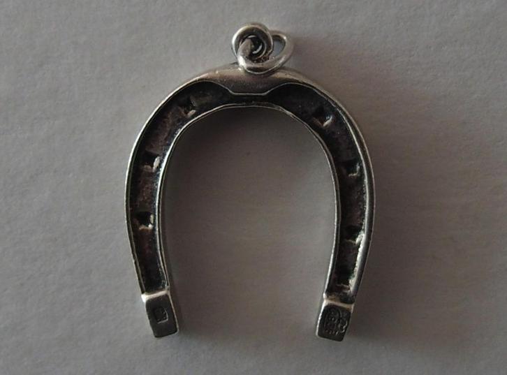 ZILVEREN HANGER: HOEFIJZER, Sieraden, Tassen en Uiterlijk, Antieke sieraden, Hanger, Zilver, Verzenden