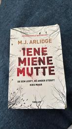 M.J. Arlidge - Iene Miene Mutte, Ophalen of Verzenden, Zo goed als nieuw, Nederland, M.J. Arlidge