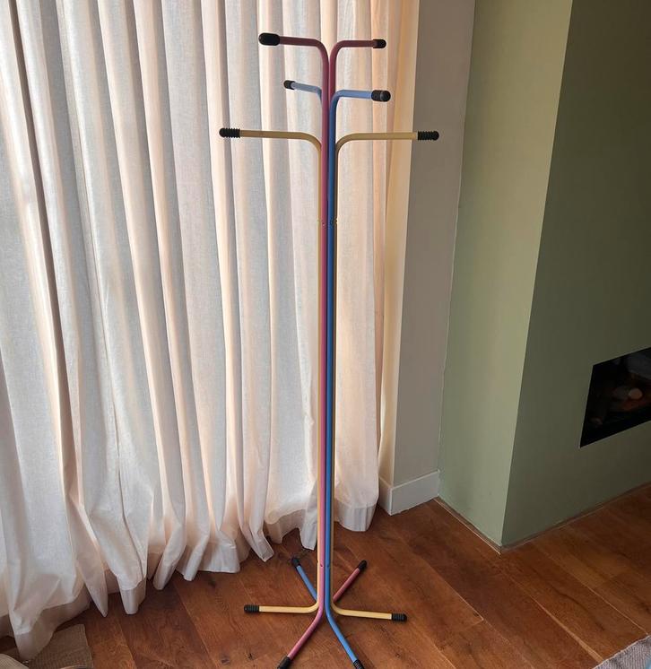 IKEA Tord Björklund Rigg kapstok pastel kleuren, Huis en Inrichting, Woonaccessoires | Kapstokken, Zo goed als nieuw, Wandkapstok