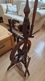 antieke houten orginele spinnenwiel, Hobby en Vrije tijd, Ophalen of Verzenden, Zo goed als nieuw, Spinnewiel