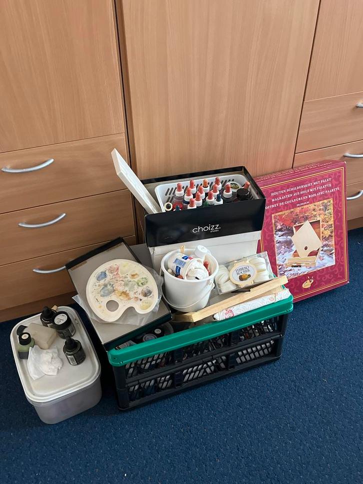 Zijde Schilderspullen/ veel verf, Hobby en Vrije tijd, Schilderen, Gebruikt, Overige typen, Ophalen