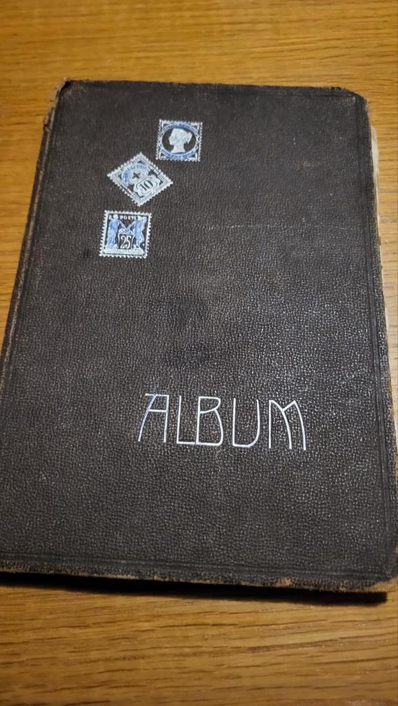 Oud postzegelboekje met buitenlandse zegels, Postzegels en Munten, Postzegels | Volle albums en Verzamelingen, Buitenland, Ophalen of Verzenden