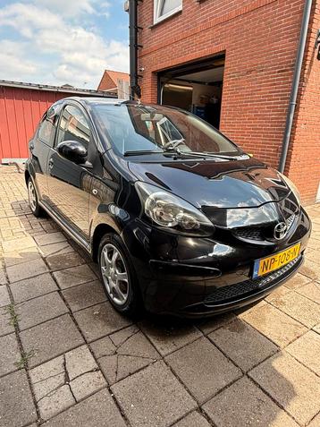 Toyota Aygo 1.0 12V Vvt-i 5DRS 2007 Zwart beschikbaar voor biedingen