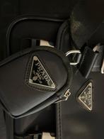 Prada schoudertas, Sieraden, Tassen en Uiterlijk, Tassen | Schoudertassen, Ophalen of Verzenden, Zo goed als nieuw, Zwart