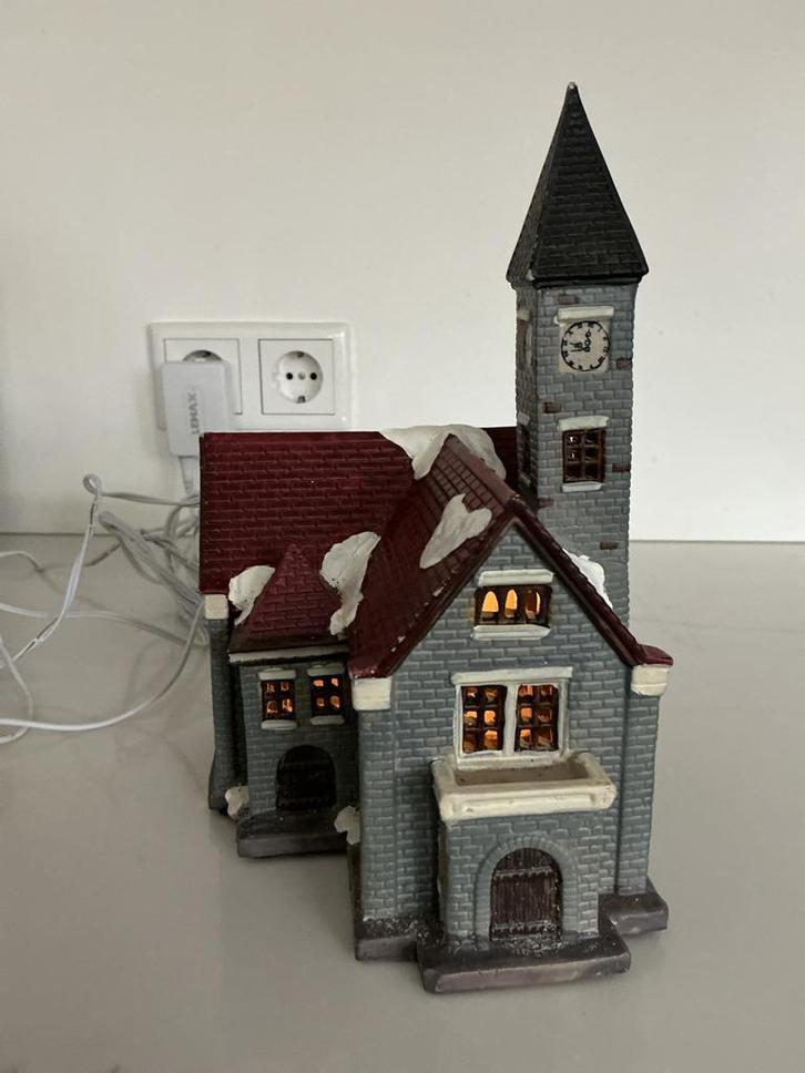 Kersthuis kerk met verlichting aanvulling kerstdorp, Huis en Inrichting, Woonaccessoires | Kandelaars en Kaarsen, Zo goed als nieuw