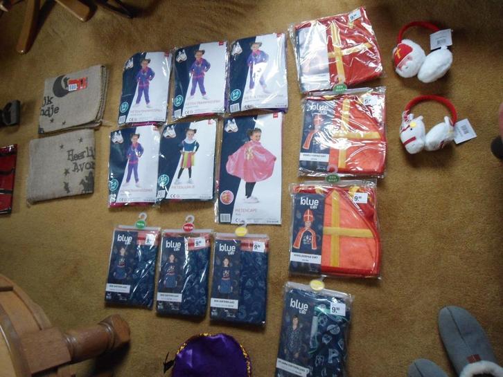 Sinterklaascape pietentrainingspak, cape, pietenrokje, zak, Diversen, Sinterklaas, Nieuw, Ophalen of Verzenden