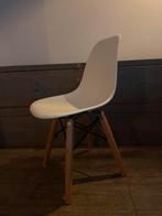 Wit stoeltje voor kind - Eames Stijl, Huis en Inrichting, Kunststof, Wit, Ophalen of Verzenden, Zo goed als nieuw