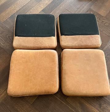 4x leren kussentjes beschikbaar voor biedingen