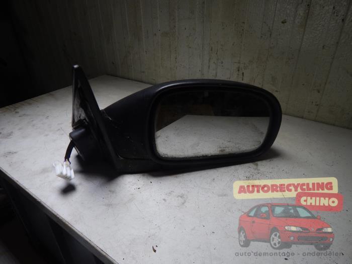 Buitenspiegel rechts van een Suzuki Baleno, Auto-onderdelen, Spiegels, Suzuki, Gebruikt, 3 maanden garantie, Ophalen