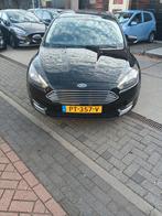 Ford Focus wagon 1.0 titanium 2017, Auto's, Parkeersensor, Zwart, Handgeschakeld, Grijs