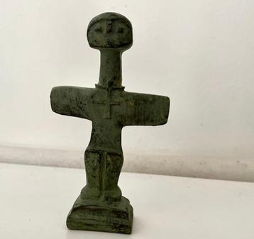 Keramiek beeldje Idool van Pomos beschikbaar voor biedingen
