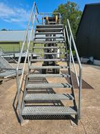 Stalen trap met bordes gegalv. hoog 2.57 mtr. Nob050, Ophalen, Zo goed als nieuw, 2 tot 4 meter