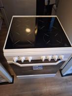 Elecktrische fornuis met oven Indesit, Ophalen, 4 kookzones, Zo goed als nieuw, 85 tot 90 cm