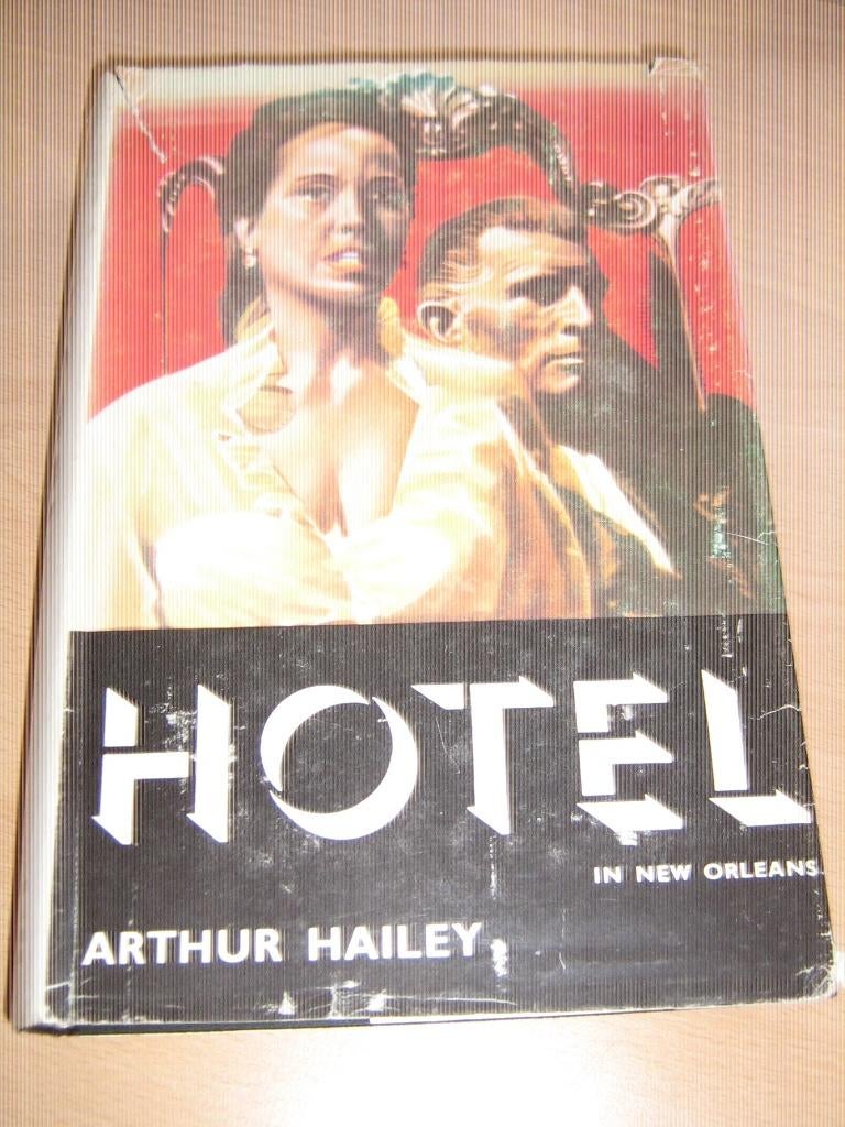 Hotel in new orleans arthur hailey, Ophalen of Verzenden, Gelezen