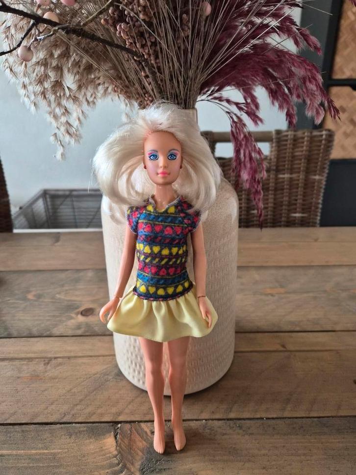 Vintage Barbie Jem and the Holograms, Kinderen en Baby's, Speelgoed | Poppen, Gebruikt, Barbie, Ophalen of Verzenden