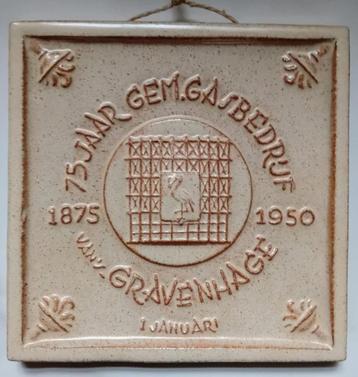 Zeldzame terracotta tegel gem. gasbedrijf 's-Gravenhage  beschikbaar voor biedingen