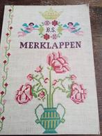 Boek met patronen over merklappen, Hobby en Vrije tijd, Borduren en Borduurmachines, Ophalen of Verzenden, Zo goed als nieuw, Handborduren